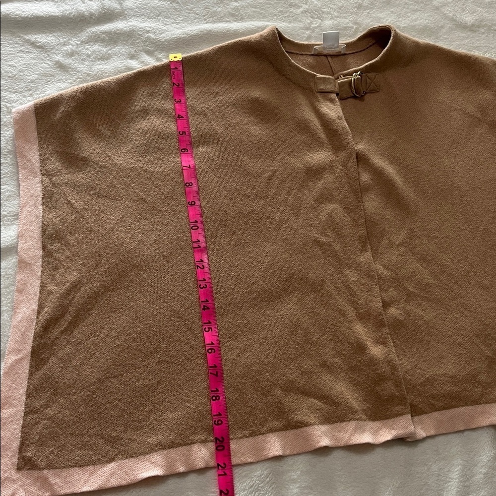 CHLOÉ
Kids Stone Cotton And Wool Cape With Buckle - Picture 9 of 16
